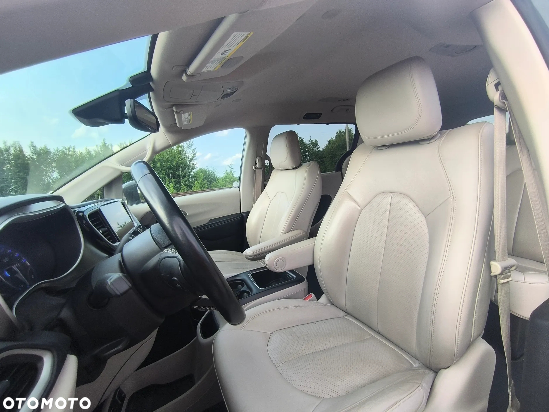 Chrysler Pacifica - 14