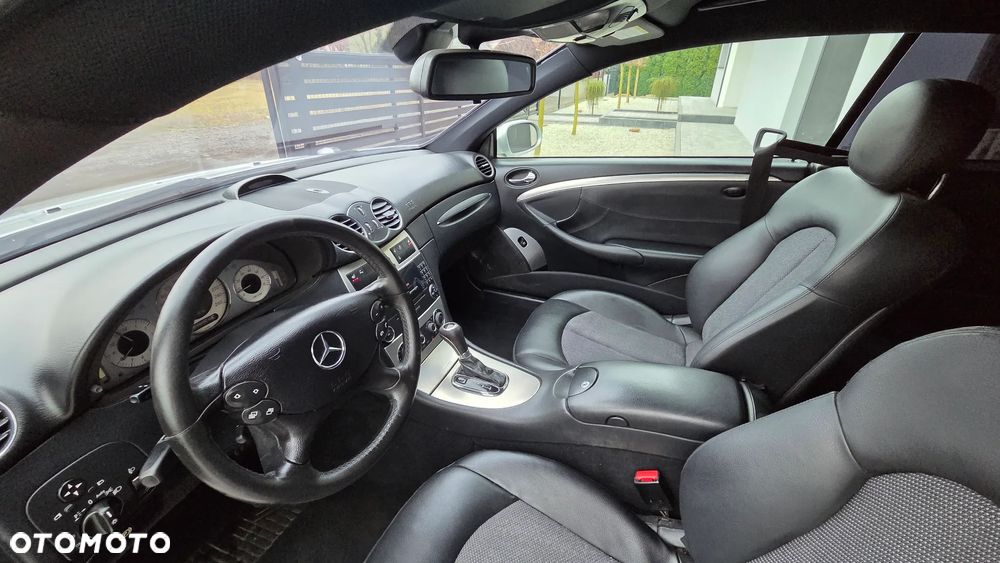 Mercedes-Benz CLK - 32