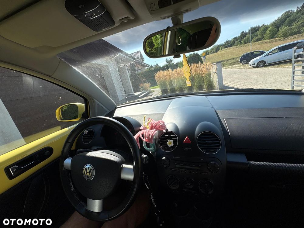 Volkswagen New Beetle - 26