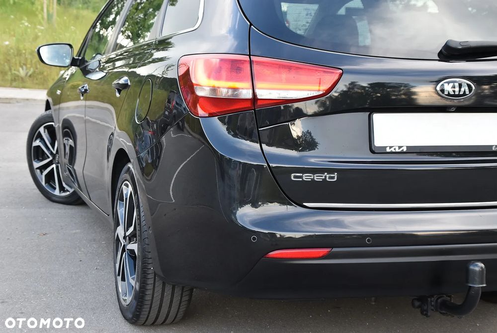 Kia Ceed - 10