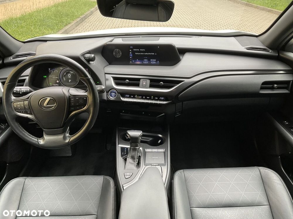 Lexus UX - 9