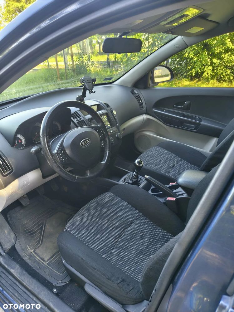 Kia Ceed - 14