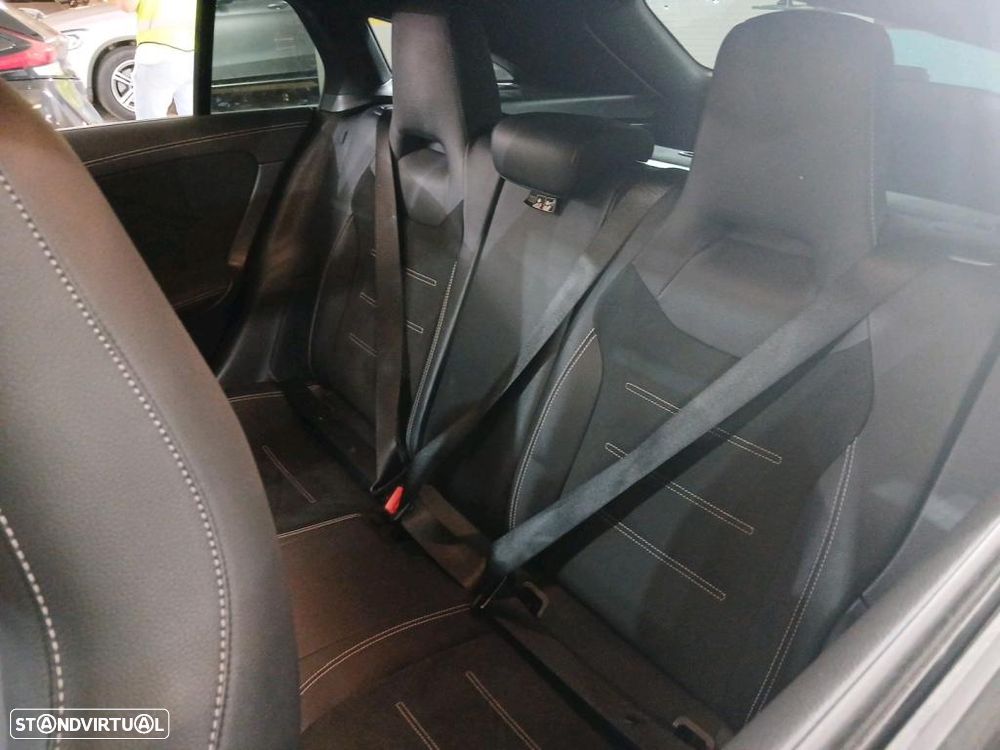 Mercedes-Benz CLA 250 e Shooting Brake AMG Line - 8