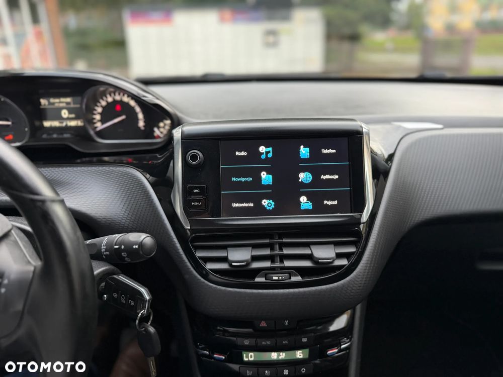 Peugeot 2008 1.2 PureTech Allure S&S - 36