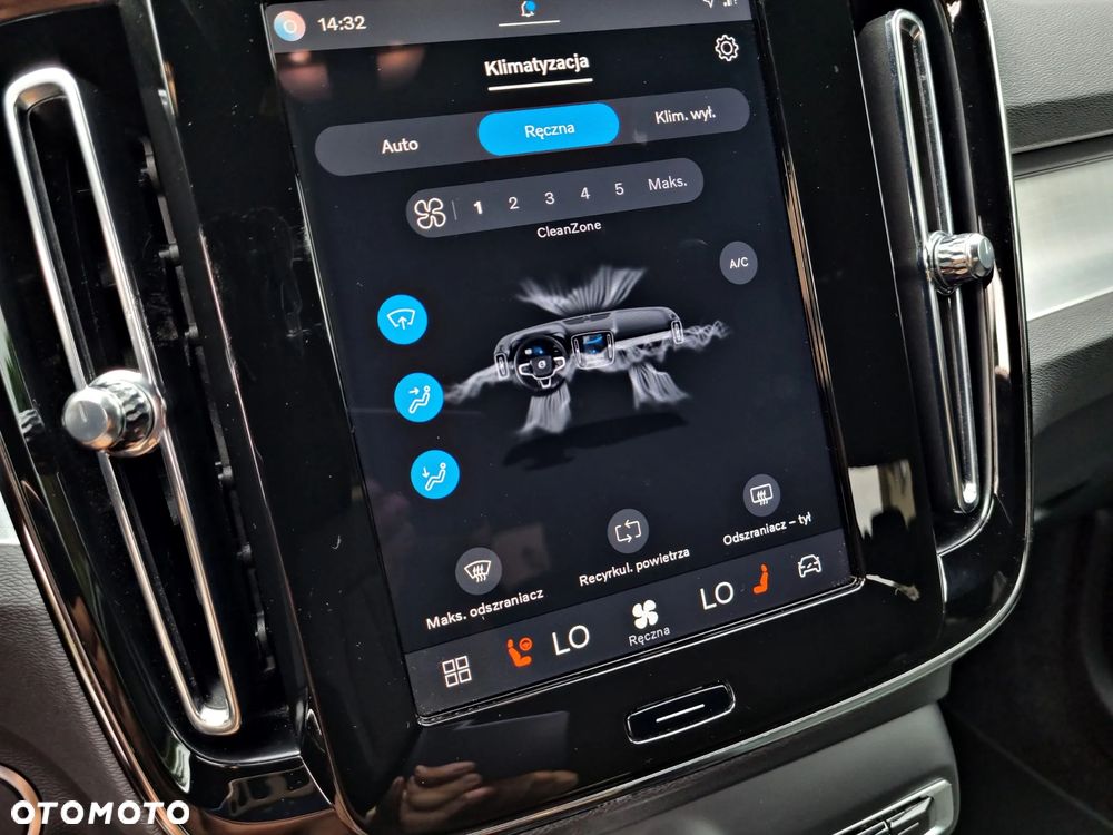 Volvo XC 40 B3 B DKG Ultra Black Edition - 25