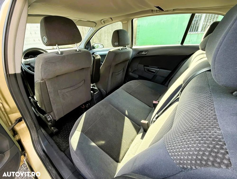 Opel Astra 1.6i Enjoy - 10