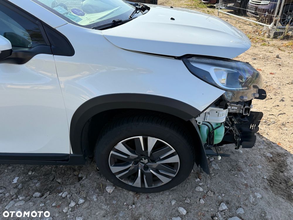 Peugeot 2008 1.2 Pure Tech Allure S&S EAT6 - 19