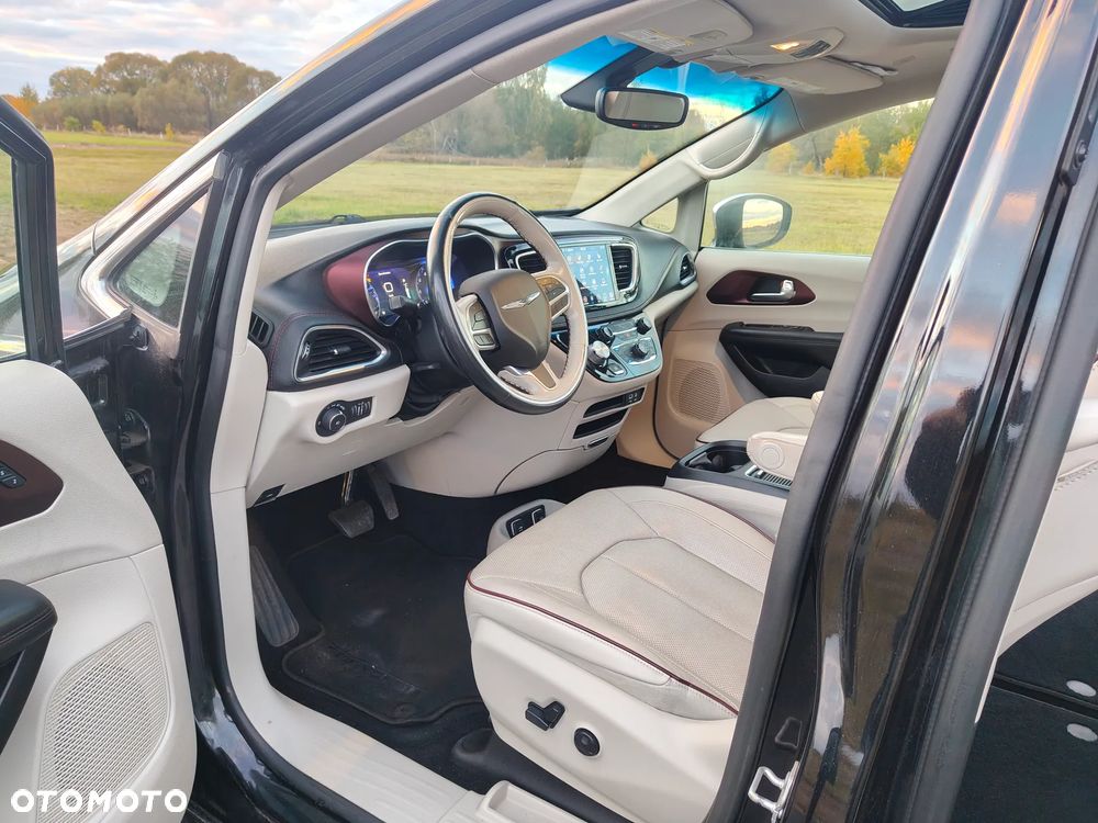 Chrysler Pacifica - 9