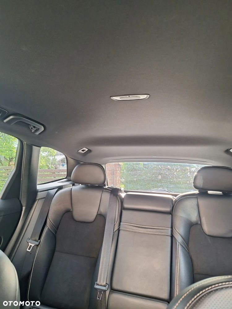 Volvo XC 60 D4 AWD R-Design - 11