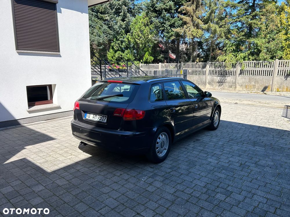 Audi A3 Sportback 2.0 TDI DPF (DSG) S tronic Ambiente - 3