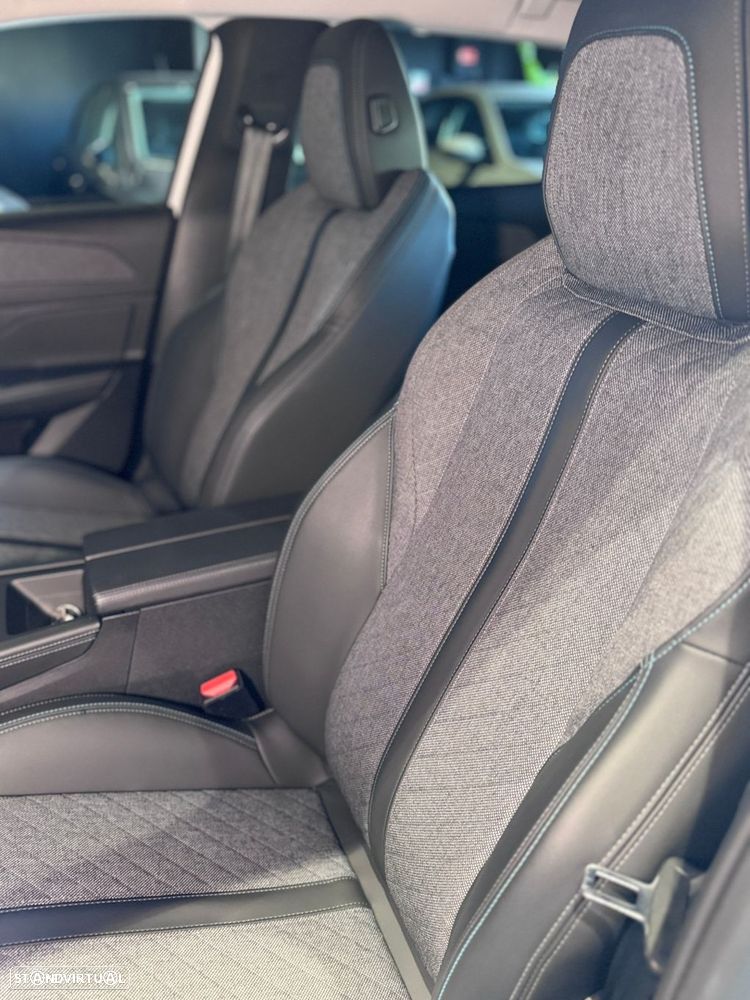 Peugeot 408 1.2 PureTech Allure Pack EAT8 - 38