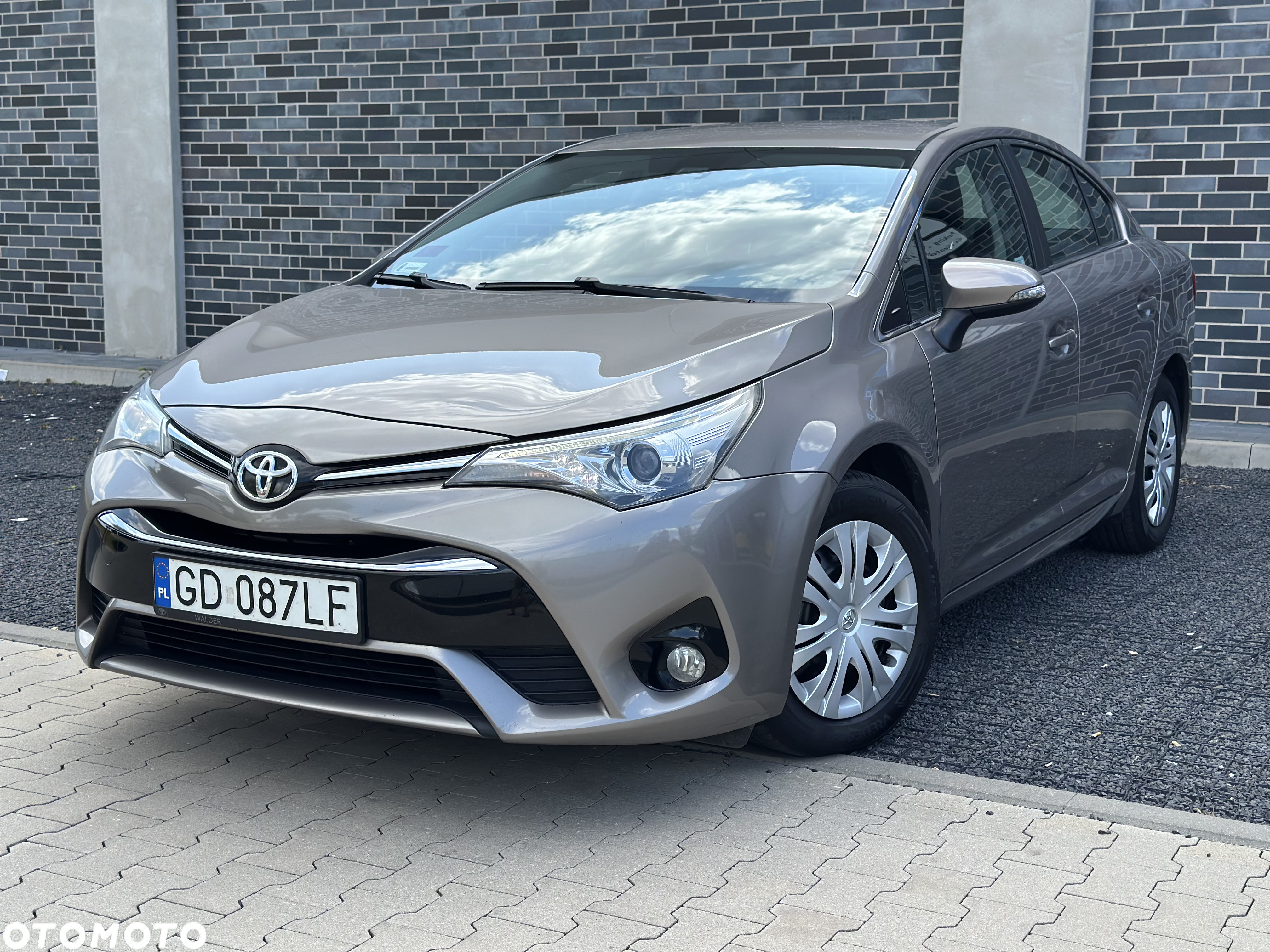 Toyota Avensis 1.6 Active - 4