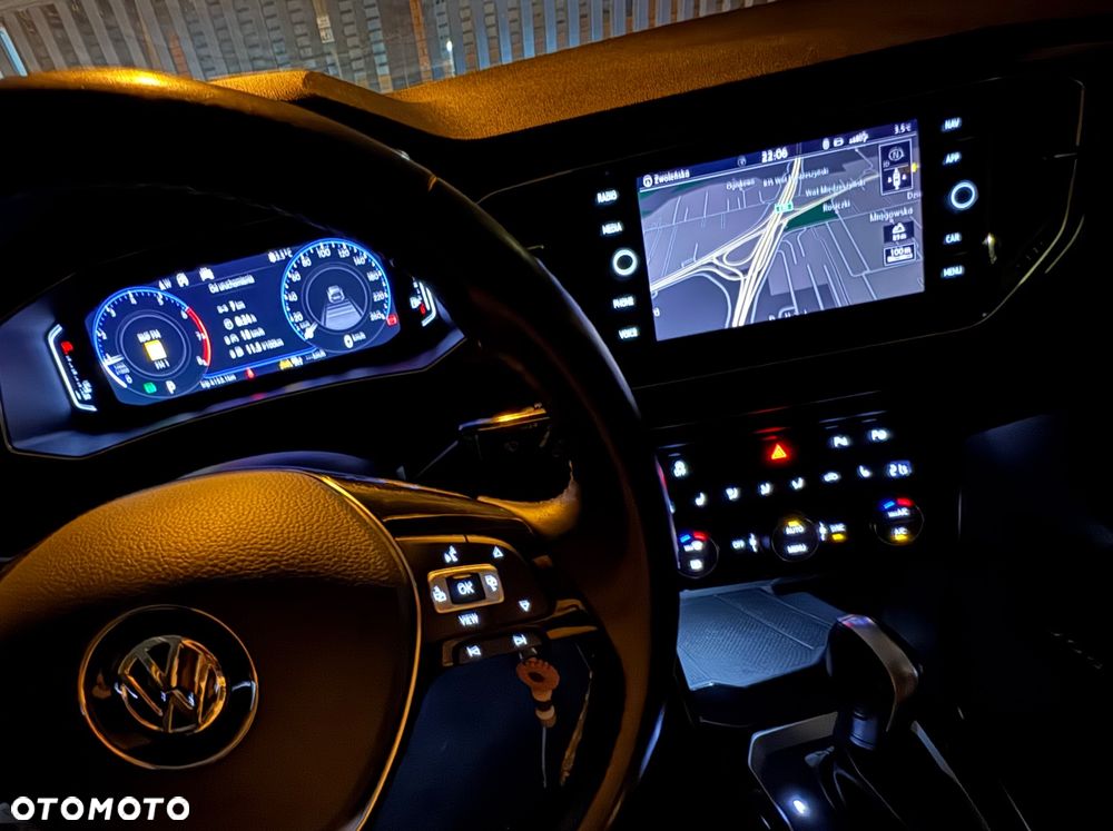 Volkswagen T-Roc - 16