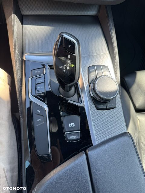 BMW Seria 5 520d M Sport Edition - 29