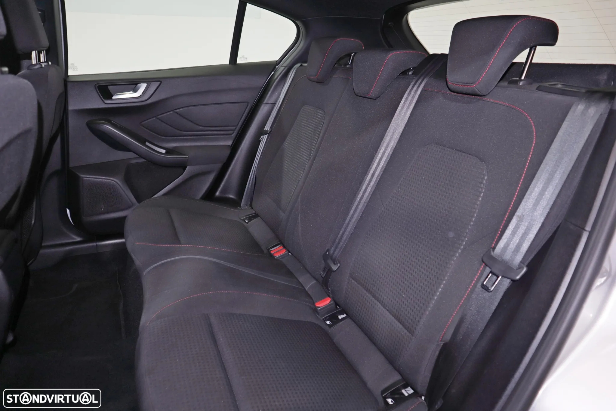 Ford Focus 1.0 EcoBoost MHEV ST-Line - 9