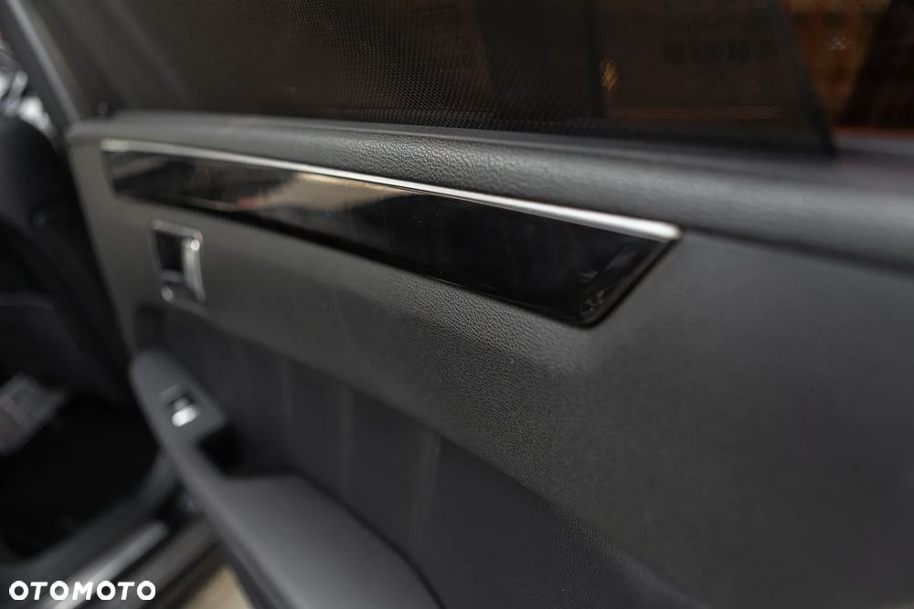 Mercedes-Benz Klasa E 350 CGI BlueEFFICIENCY 7G-TRONIC Avantgarde - 18
