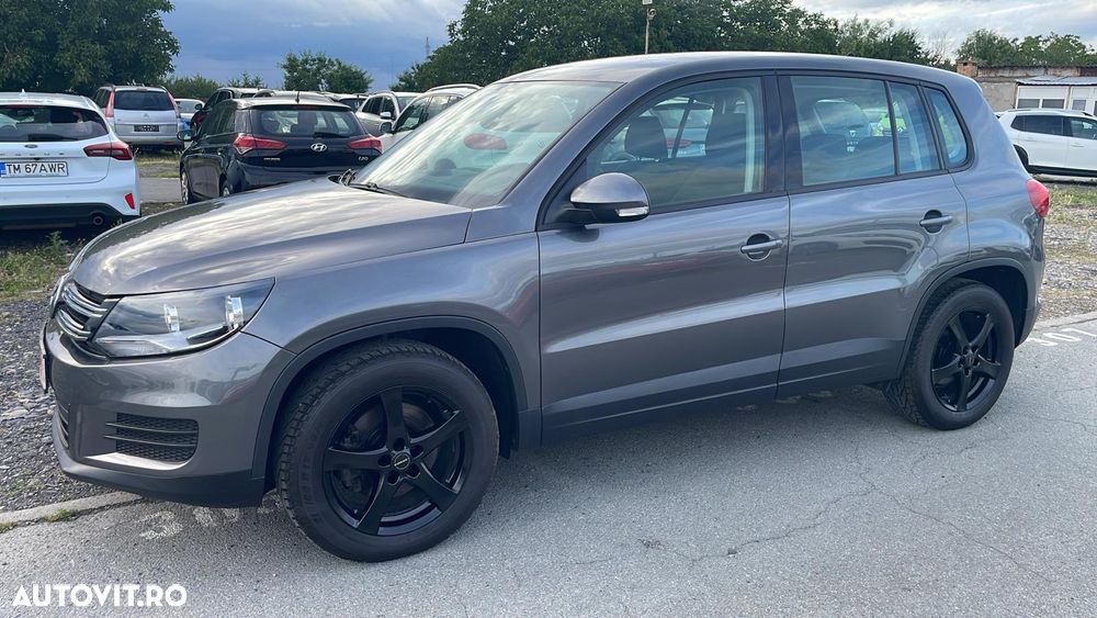 Volkswagen Tiguan - 1