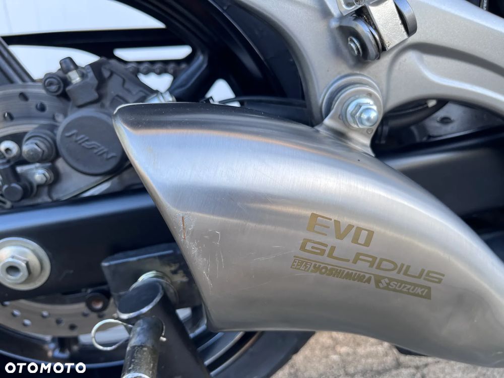 Suzuki Gladius - 25