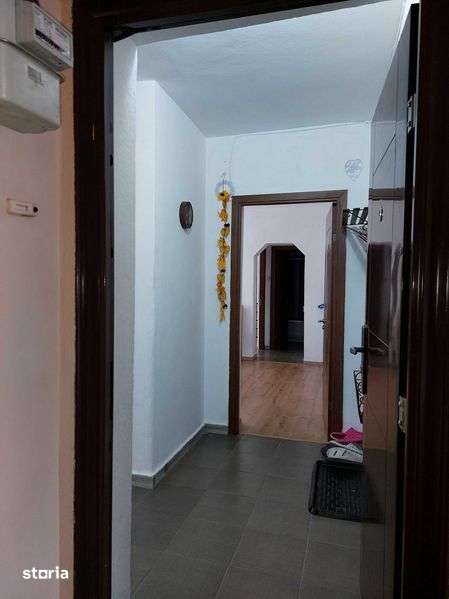 Apartament de 3 camere de inchiriat, centrala termica, bloc izolat — fotografia 1