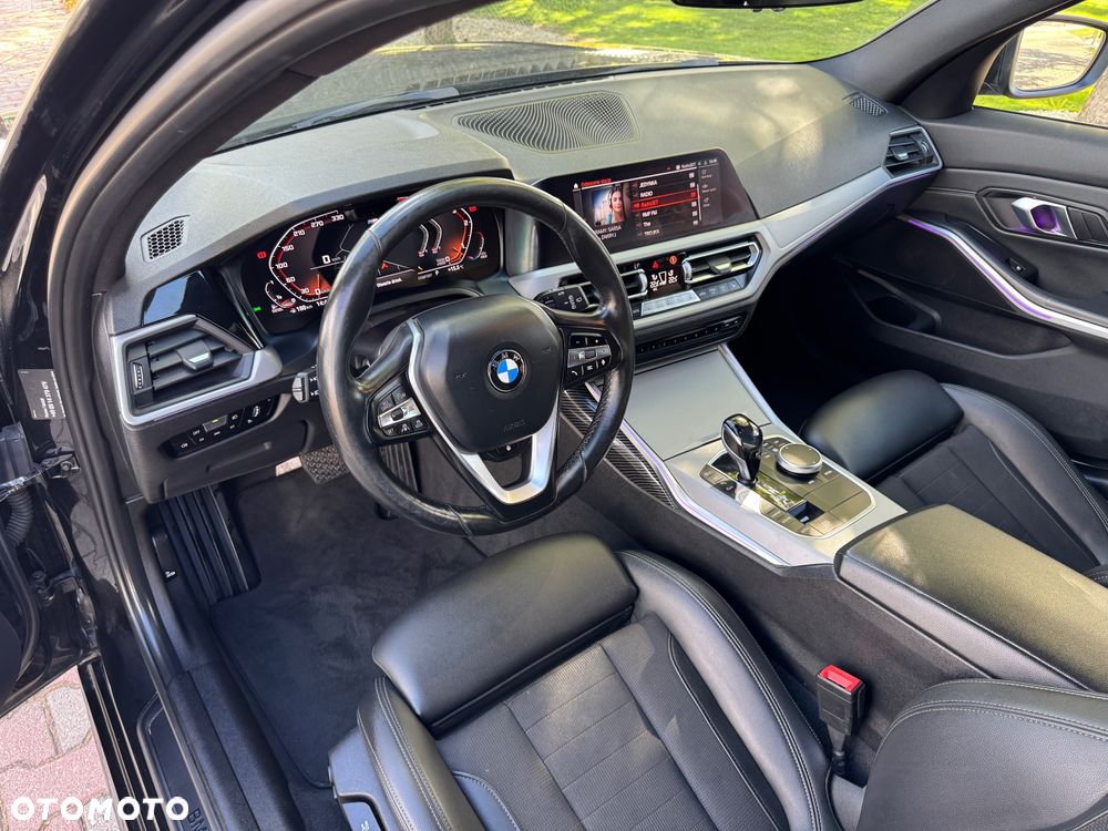 BMW Seria 3 330d xDrive M Sport - 15