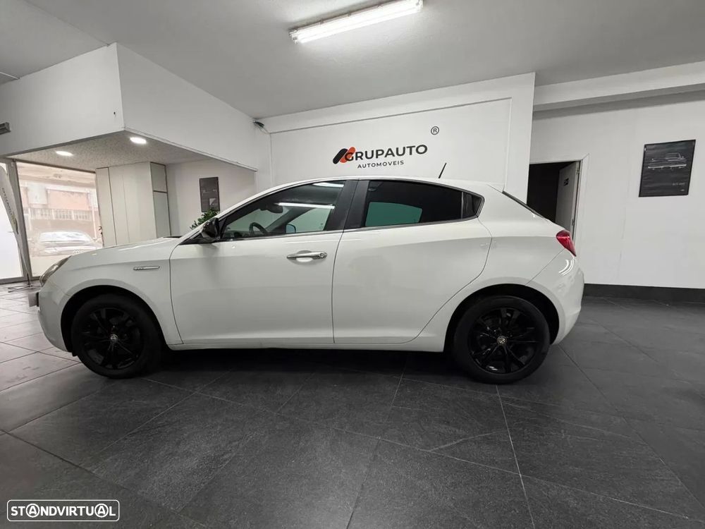 Alfa Romeo Giulietta 1.6 JTDM Trofeo - 2