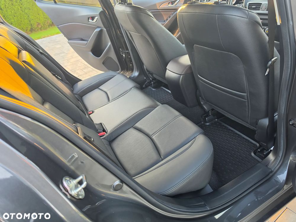 Mazda 3 - 7