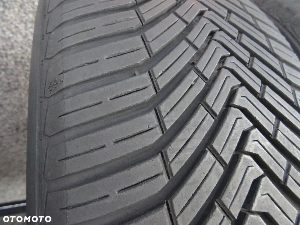 225/55/R17 101V Continental All Season Contact - 3