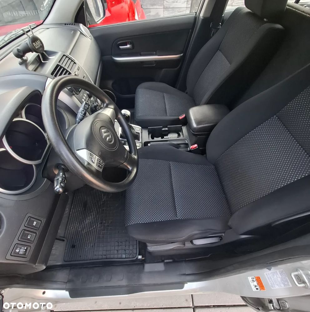 Suzuki Grand Vitara 2.0 - 14