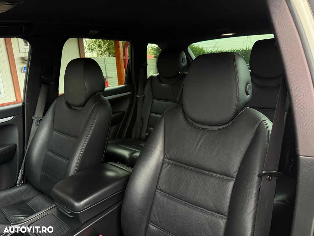 Porsche Cayenne - 35