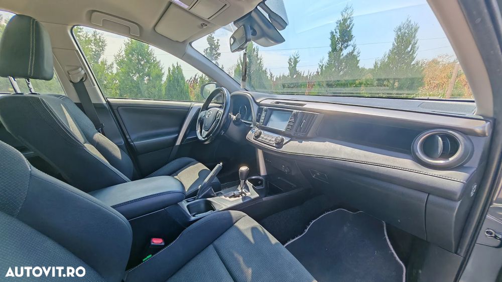 Toyota RAV4 - 8