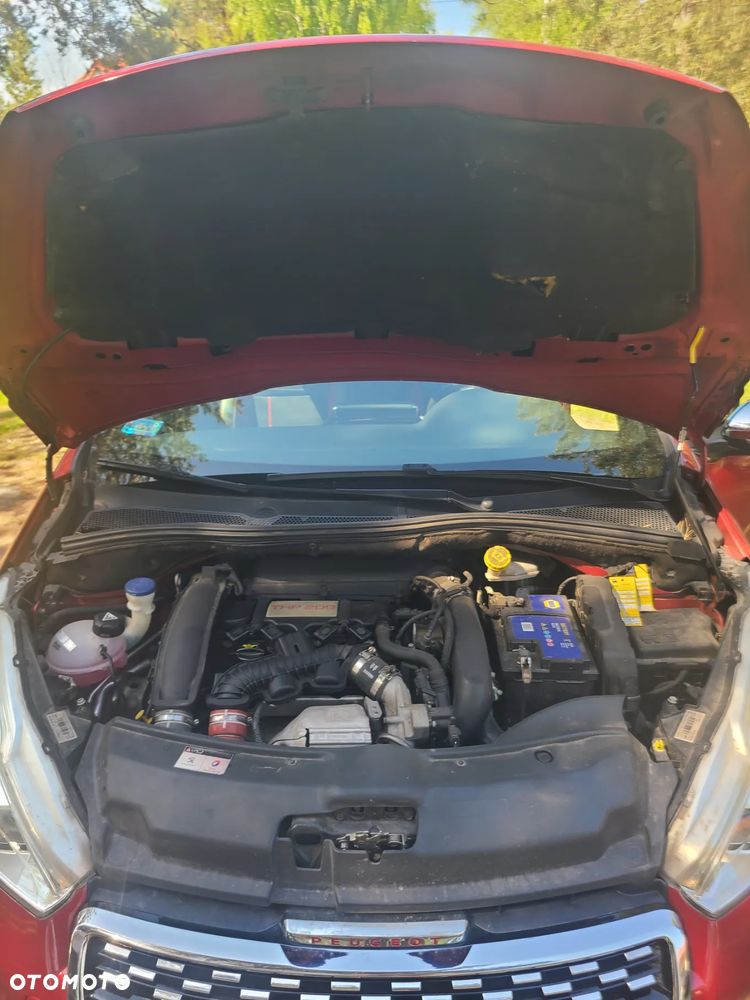 Peugeot 208 GTI 200 THP - 8