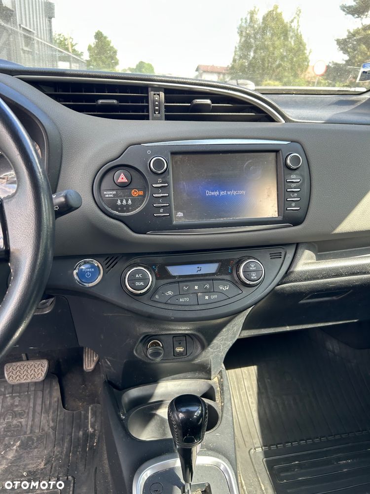 Toyota Yaris - 12