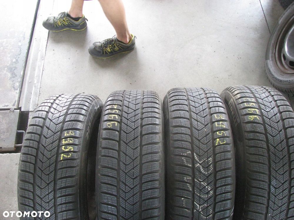 Opona zimowa Pirelli Winter SottoZero 3 225/55R17 97 H - 1