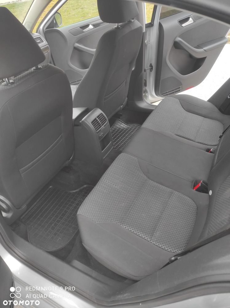 Volkswagen Jetta - 14