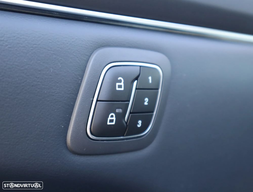 Ford Mustang Mach-E 98.7 kWh Premium - 33