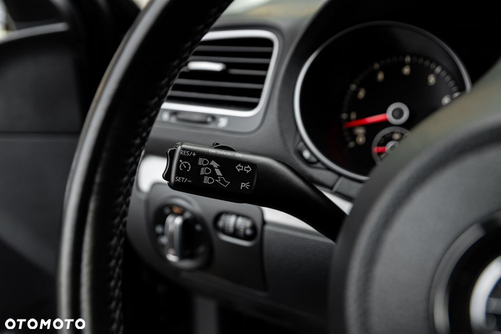 Volkswagen Golf - 28