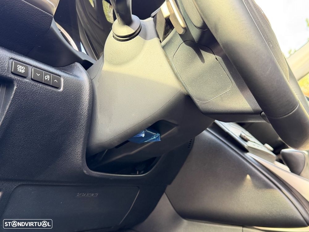 Lexus IS 300H Pack Executive+ - 39