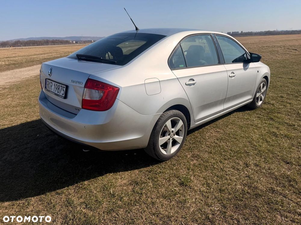 Skoda RAPID 1.6 TDI DPF Elegance - 8