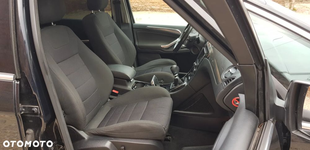 Ford S-Max - 16