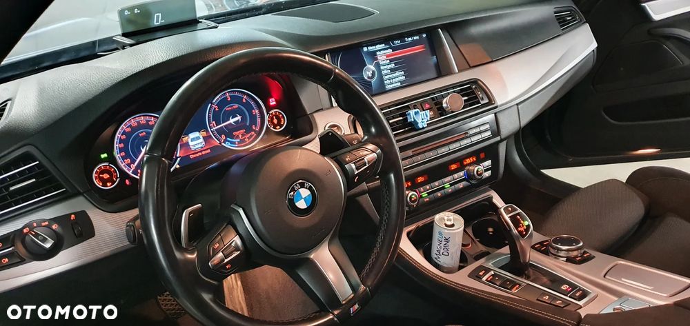 BMW Seria 5 525d xDrive - 11