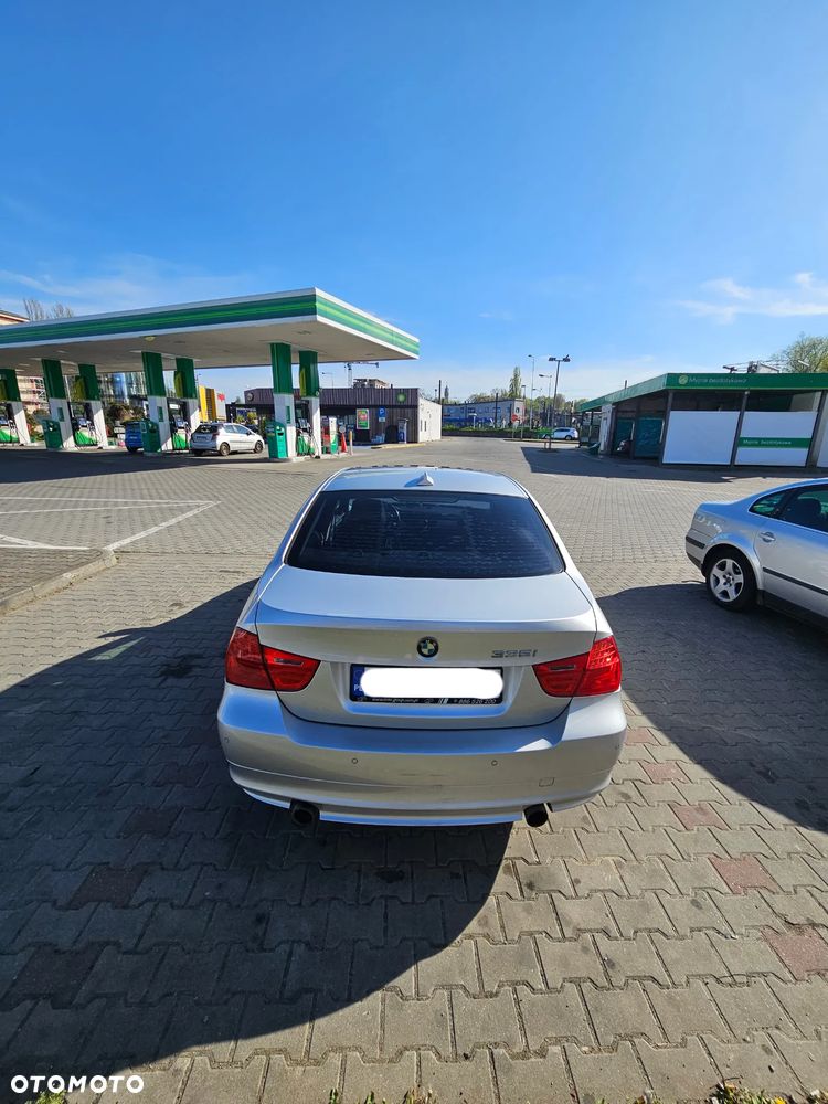 BMW Seria 3 335i xDrive - 5