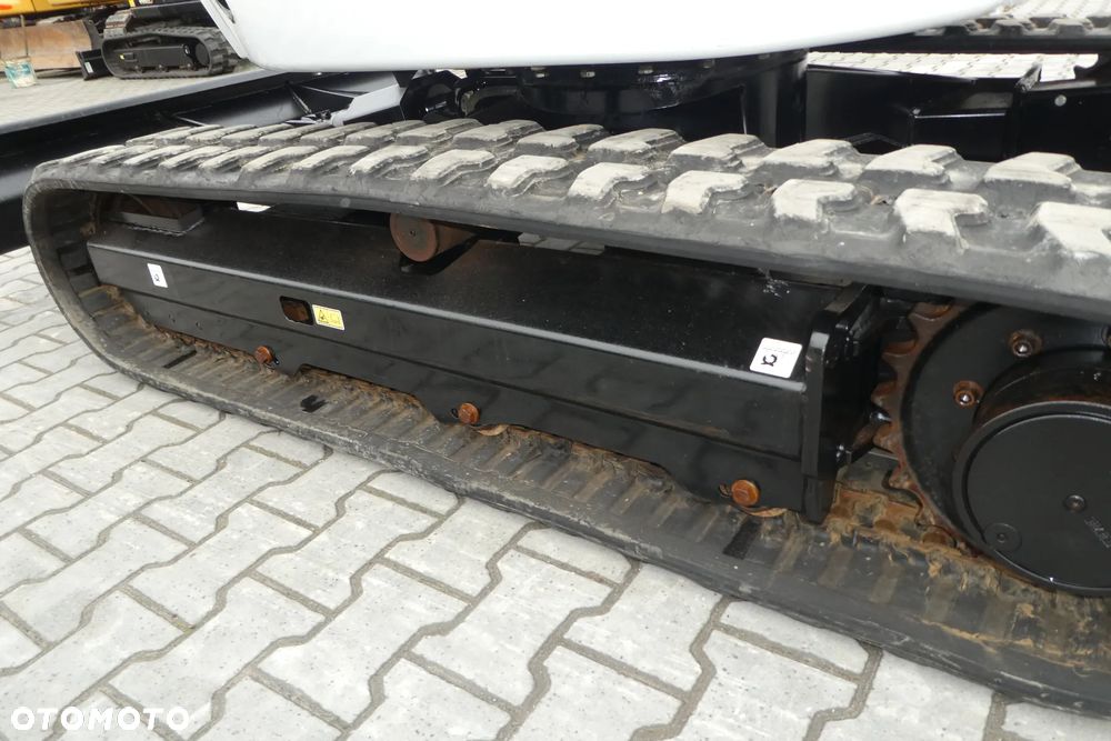 Caterpillar 302,7D CR TRZY ŁYŻKI - 15