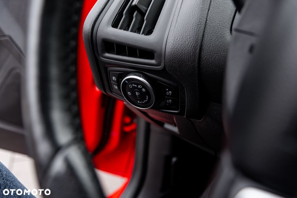 Ford Focus 1.5 EcoBoost ST-Line - 28