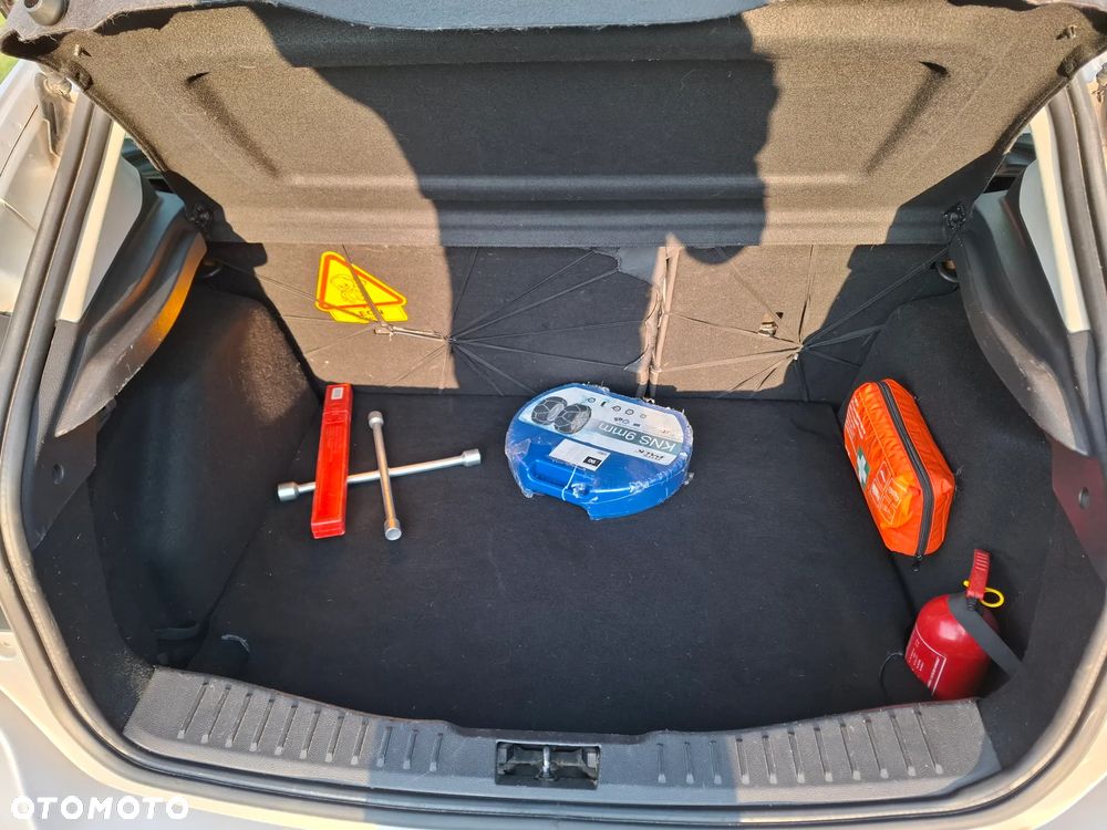 Ford Focus 1.6 TDCi DPF Ambiente - 15