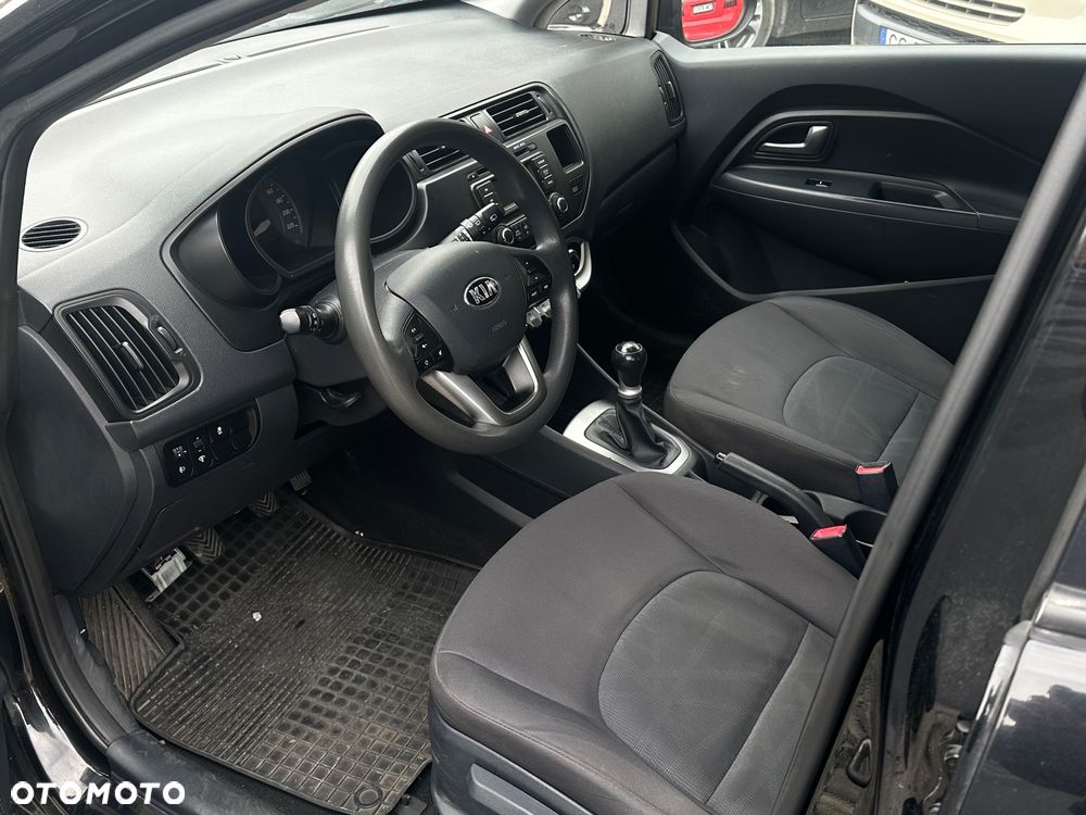Kia Rio - 8