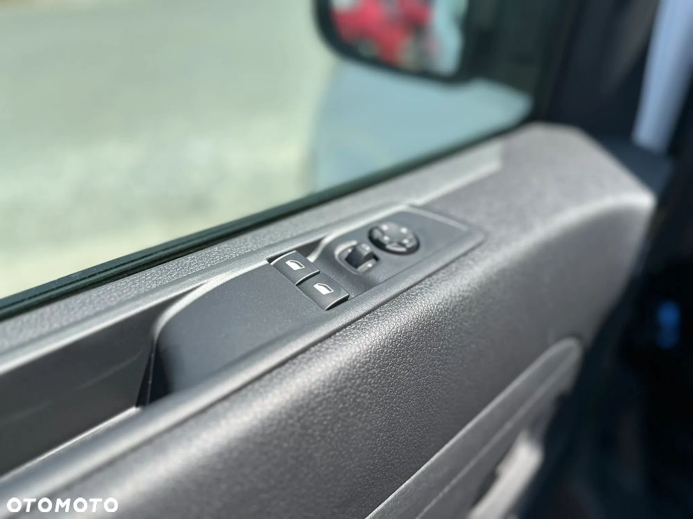 Opel Vivaro Furgon M Diesel 2.2 150 KM Manual - 11