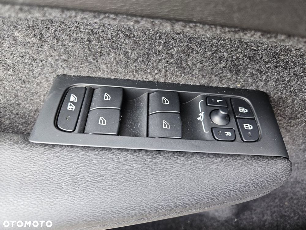 Volvo XC 40 - 25