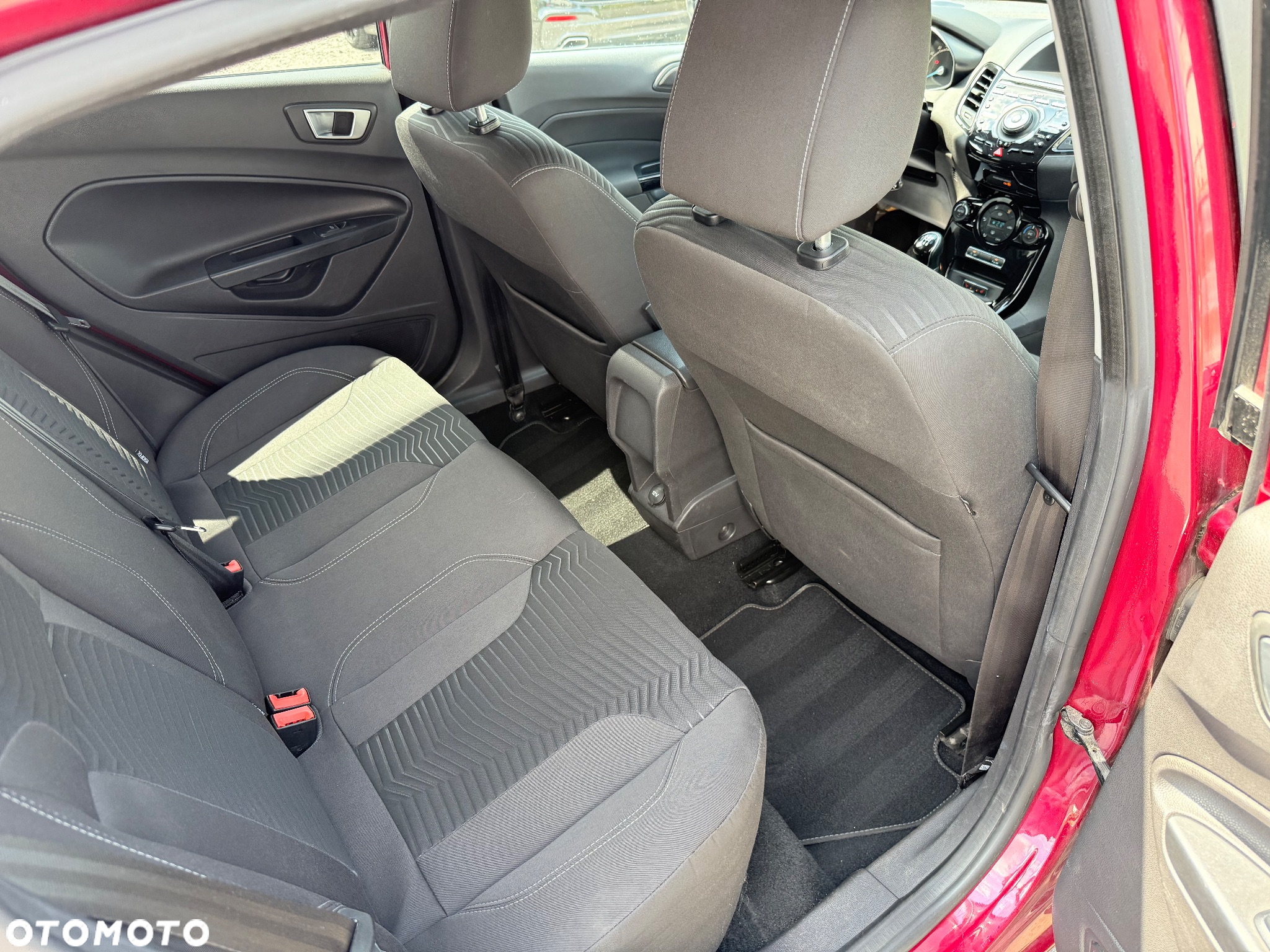 Ford Fiesta 1.0 EcoBoost S&S TITANIUM - 25