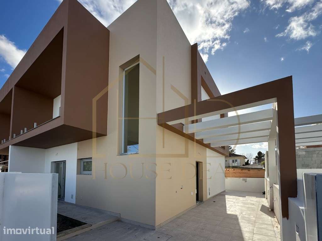 Moradia T3 com Pérgola. Pinhal do General. Fernão Ferro - Grande imagem: 3/37