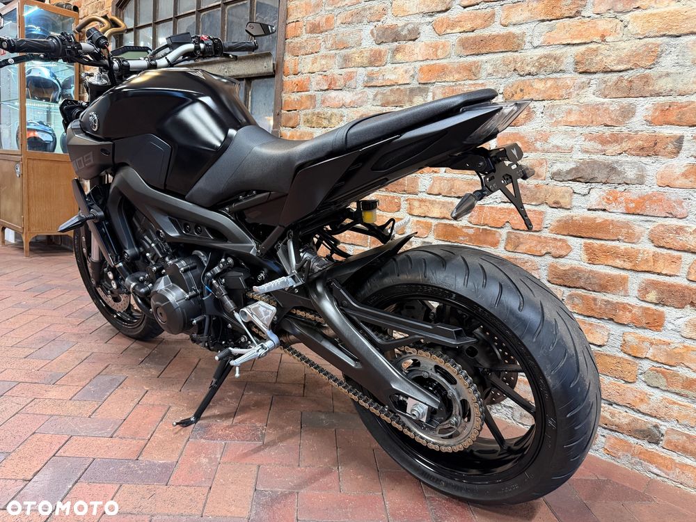 Yamaha MT - 24